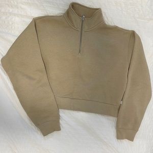 Aritzia fleece cropped half zip
